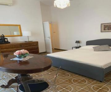 Rooms in San Domenico Maggiore 3