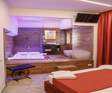 Twin Towers Naples Luxury