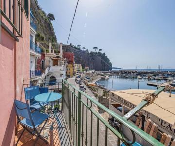 Casa Mariarosa - Seaside Apartment With Balcony