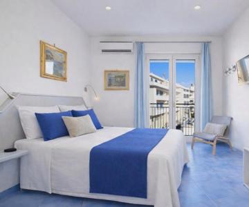 Cafiero Azure Flat