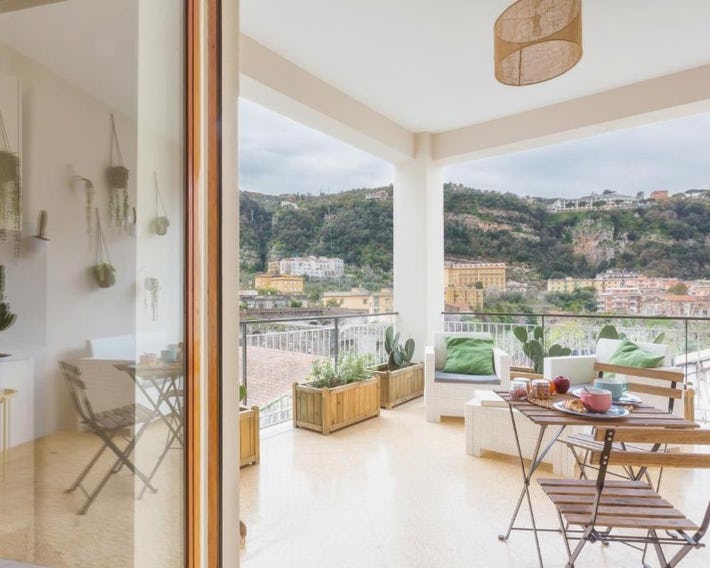SorrentoVibes - Luxury Four Bedroom Home with Amazing Terraces in Sorrento