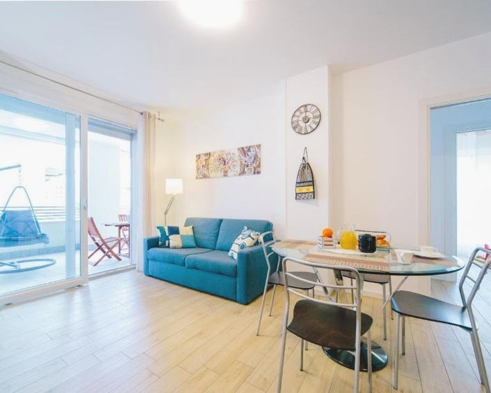 BLUE BAY GUEST HOUSE (IUN F0372)