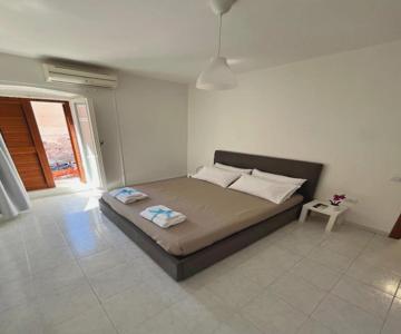 Giulia's house