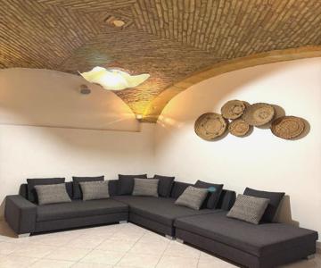 Kalma Brick Arch Apartment - Central & Authentic