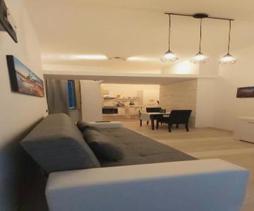 Suite 332