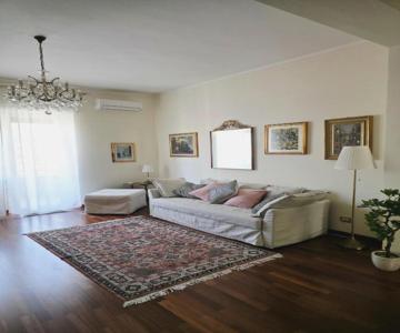 Elegant Apartment in City Center