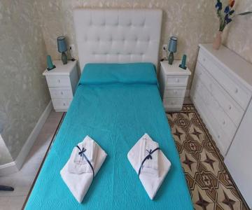 Essential Guest Room
