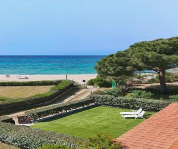 Villa Giulia seafront