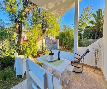 Tina's Tiny House - 10 meters from the beach