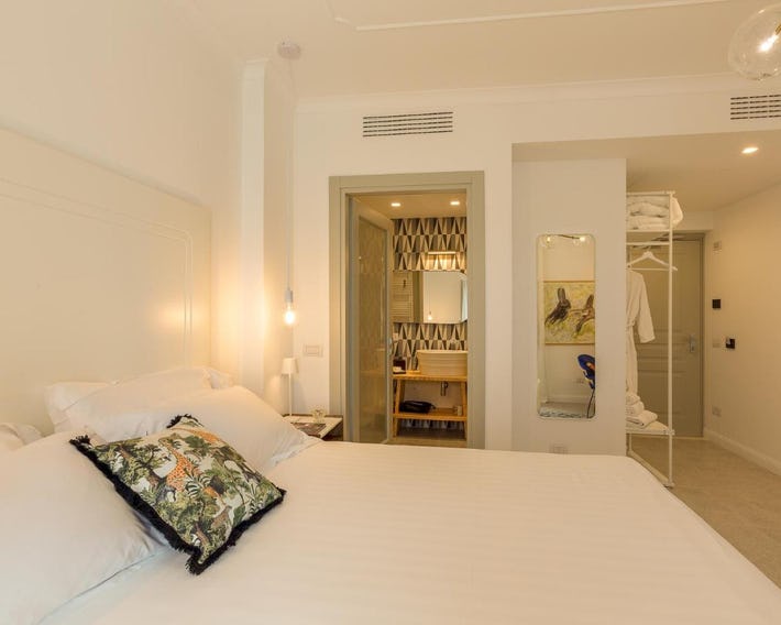CasAunoE Boutique Hotel