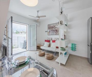 GuestHost - Pula Comfy Apartment w Private Parking