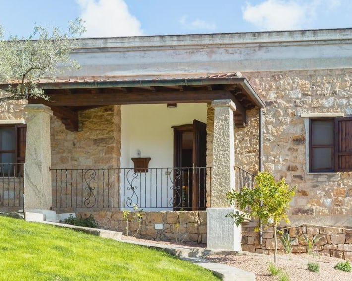 VILLA ISOLOTTO a 150 m dal mare