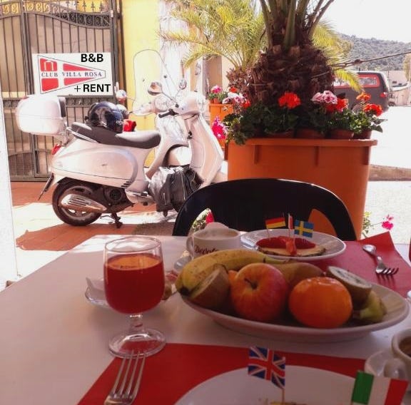 Hotel Villarosa con Vespa Rent