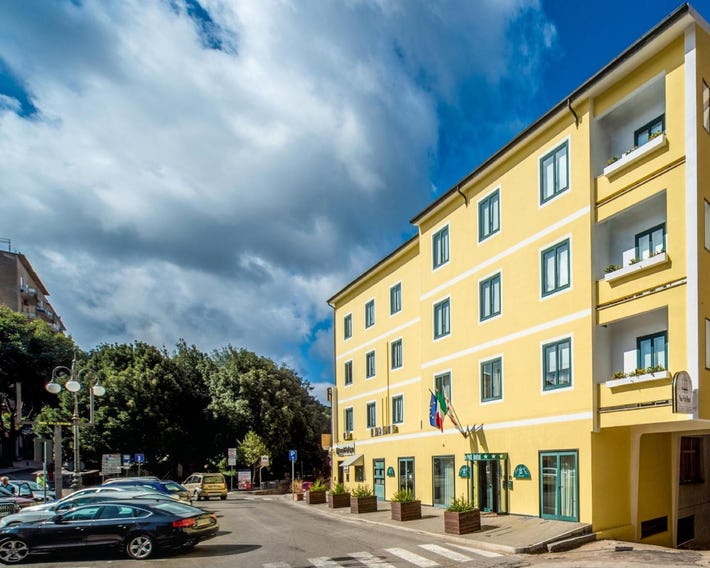 New Petit Hotel
