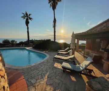 Villa With Swimming Pool And Amazing View