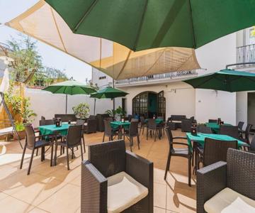 La Corte Albergo