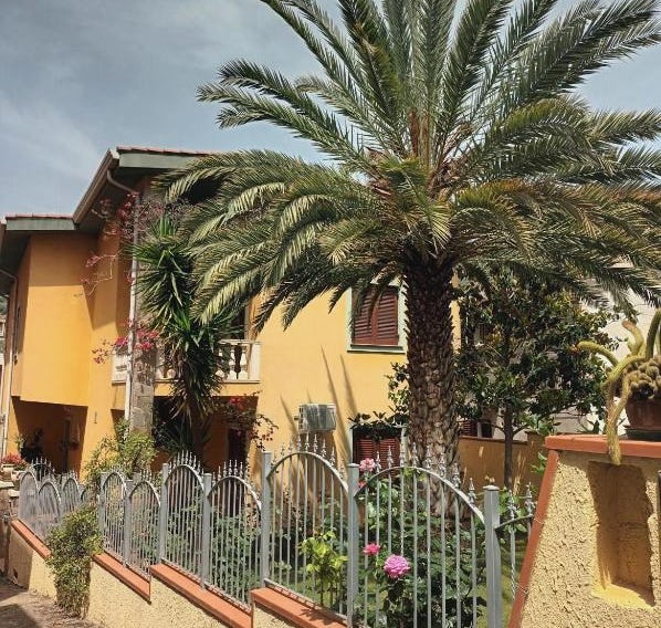 Valentina's garden house