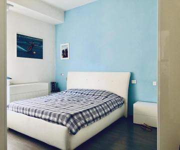 Cozy and Deluxe Apartment minutes from downtown