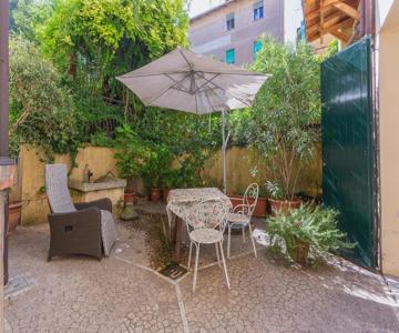 Pleasant Central Apartment With Garden