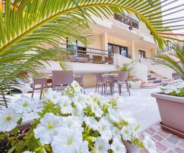 Hotel Ambra Cattolica