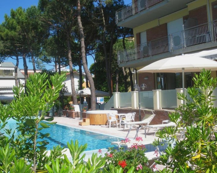 Hotel Ascot