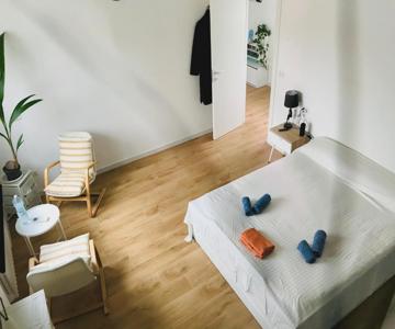Stanza e bagno privato, idromassaggio con extra fee, in appartamento