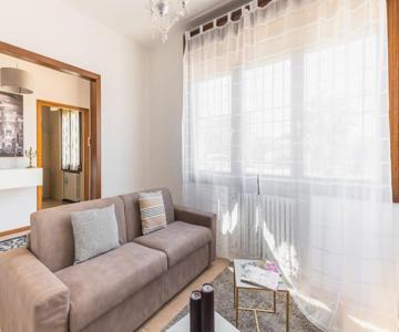 “casa Moderna Con Parcheggio Privato”