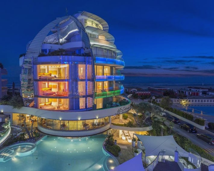 Hotel Waldorf- Premier Resort