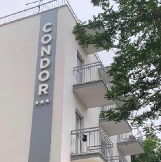 HOTEL CONDOR