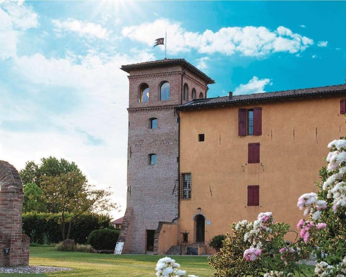 Palazzo delle Biscie - Old Tower & Village