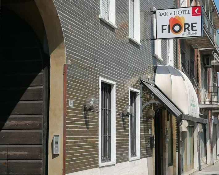HOTEL FIORE & Fiocchi