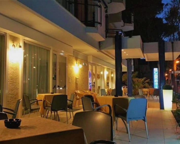 Hotel Canasta