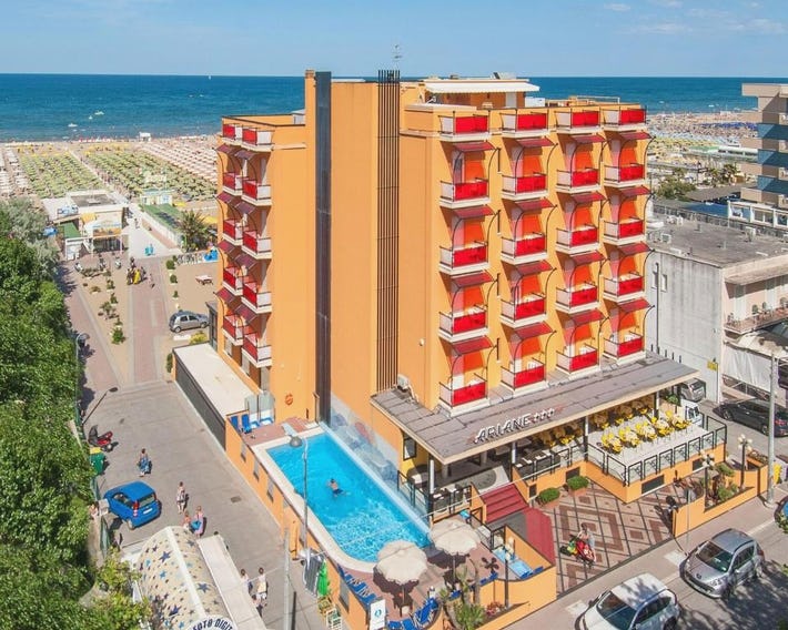 Hotel Ariane - BEACHFRONT, XXL Breakfast & Sea View