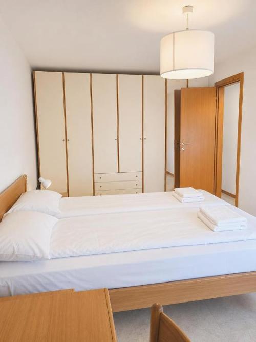 Apartment with Terrace & free parking - 3 Minutes from beach