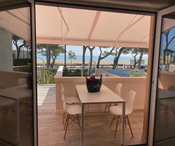 Appartamento fronte mare Villa Lory