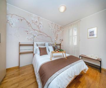 GuestHost - Mercatovecchio Ivy House