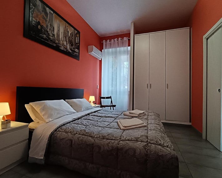 Adriatic Room 50 m dalla stazione Ferroviaria di Ciampino e dalla navetta aeroportuale