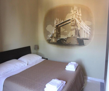 Metropolis Rooms & Services