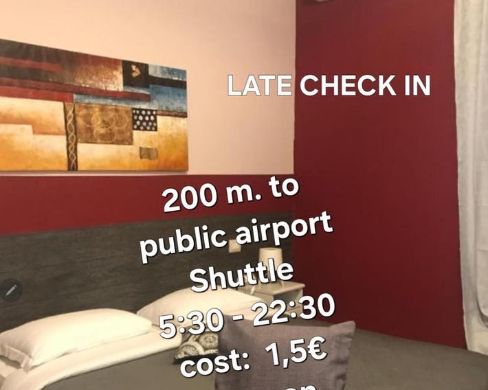 Vegan Inn Airport - Adults Only - LATE CHECK IN