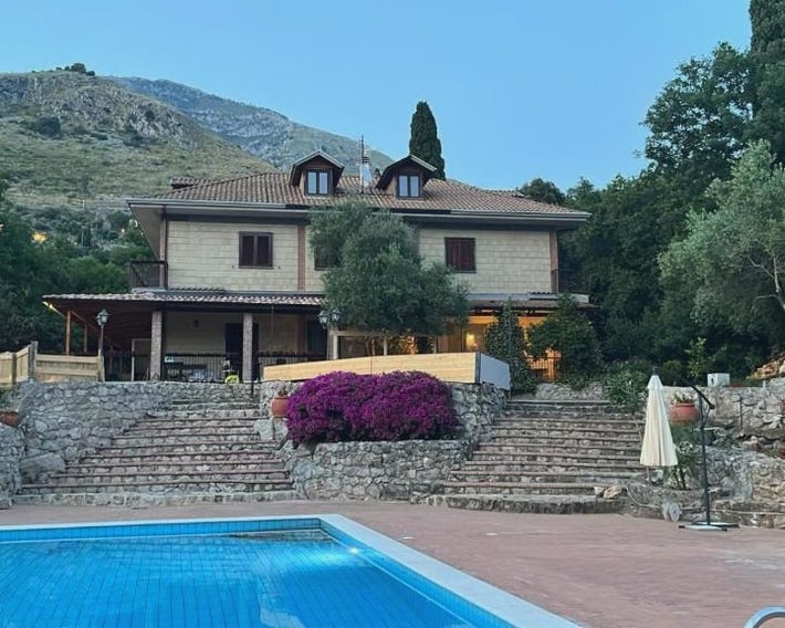 Domus Arco Romano