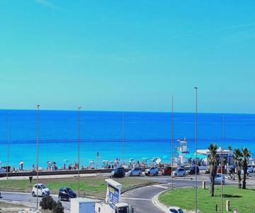 Al Curvone Beach
