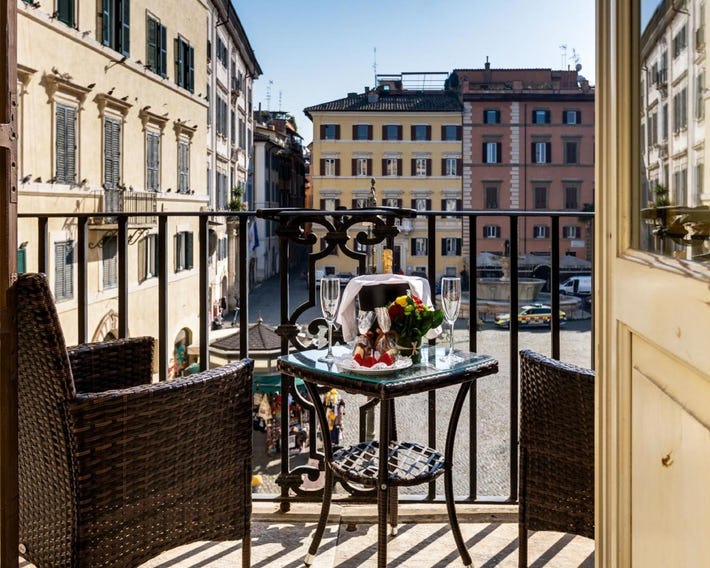 V Collection Piazza Farnese Luxury Suites