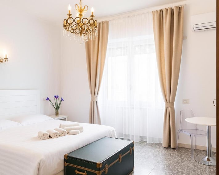 Roma Talenti Breme B&B