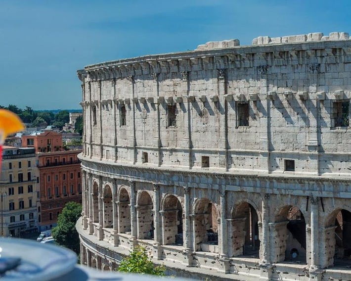 Colosseum Corner