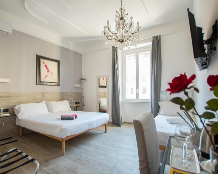 Raffaela's Suite & Rooms Vatican Guest House