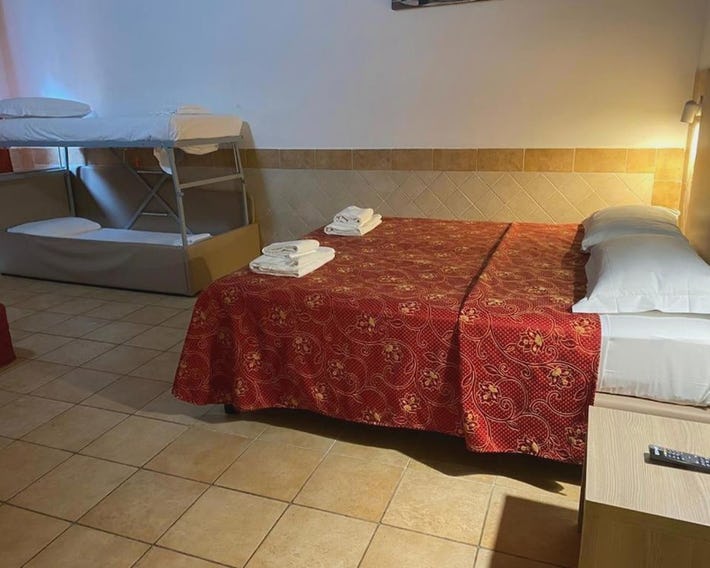 Hotel Alex Square
