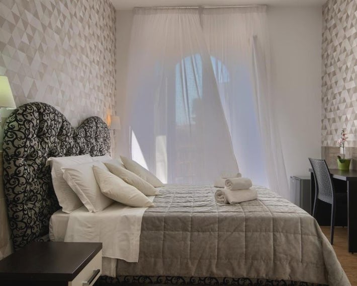 Domus Pietro Inn