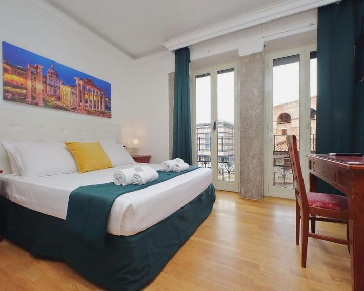 Romulus Rooms by Hostand