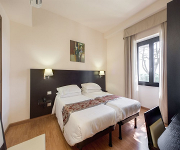 Regal Park Hotel