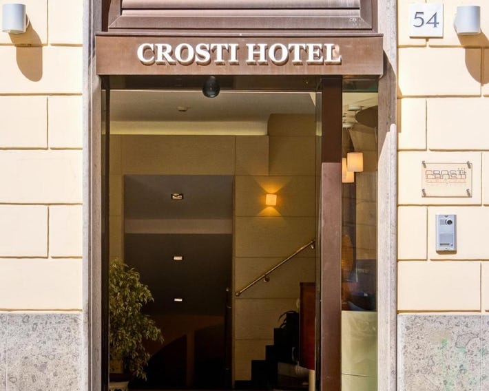 Crosti Hotel & Residence